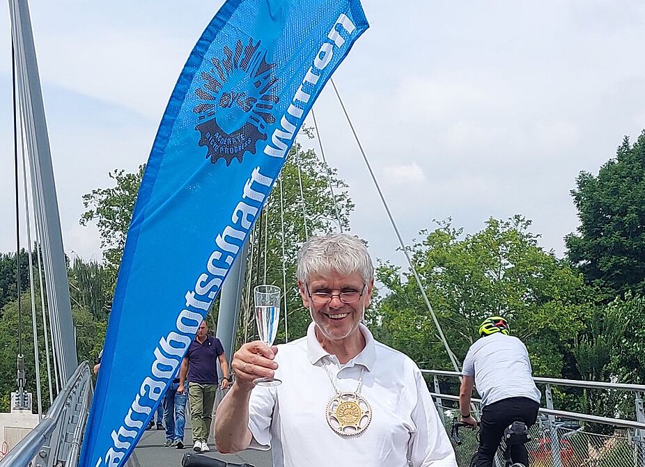 Andreas lädt zum Empfang Andreas lädt zum Empfang