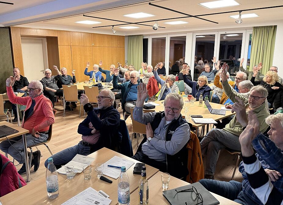 Blick in den Versammlungsraum während der Neuwahl des Sprecherrates Blick in den Versammlungsraum während der Neuwahl des Sprecherrates