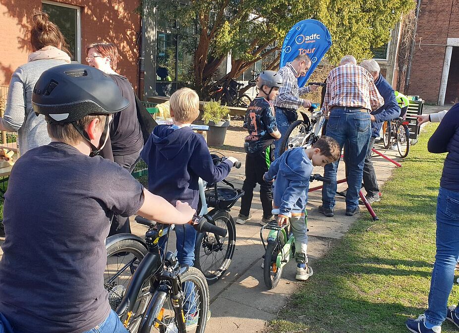 Fahrrad Check-Up Grundschule Oberwinzerfeld