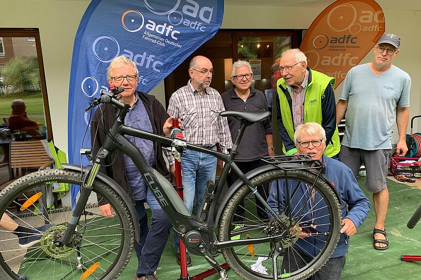 Das ADFC RadReparaturCafé Team in Action