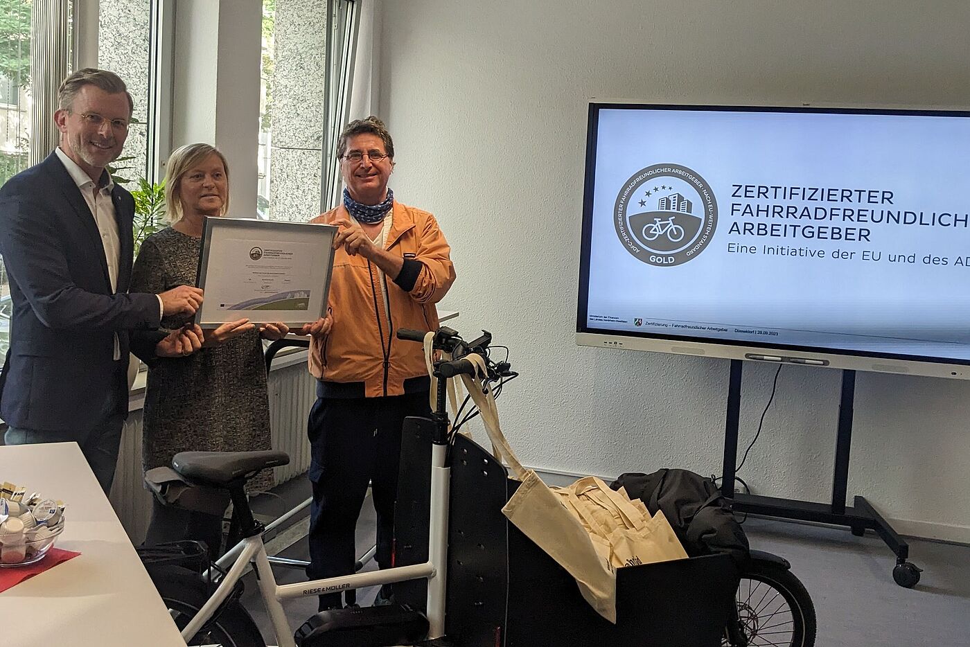 Auszeichnung des Finanzministeriums als "Fahrradfreundlicher Arbeitgeber" in Gold am 29. September 2023. 