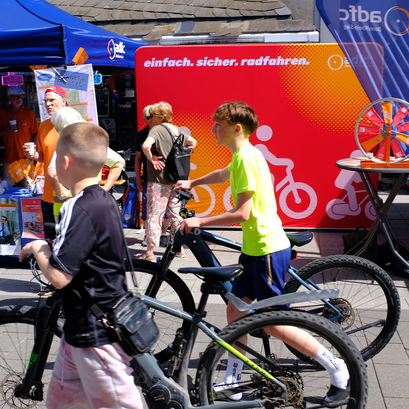 einfach. sicher. radfahren. Kampagne des ADFC NRW für mehr Verkehrssicherheit.
